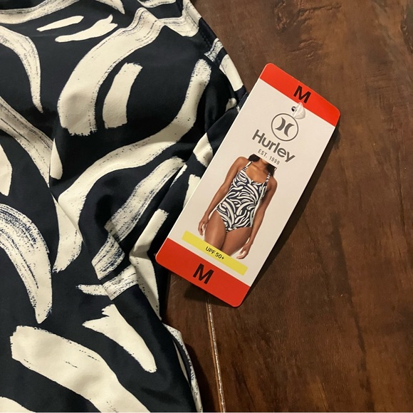 *NEW* Hurley Ladies' Swimsuit - Picture 7 of 7